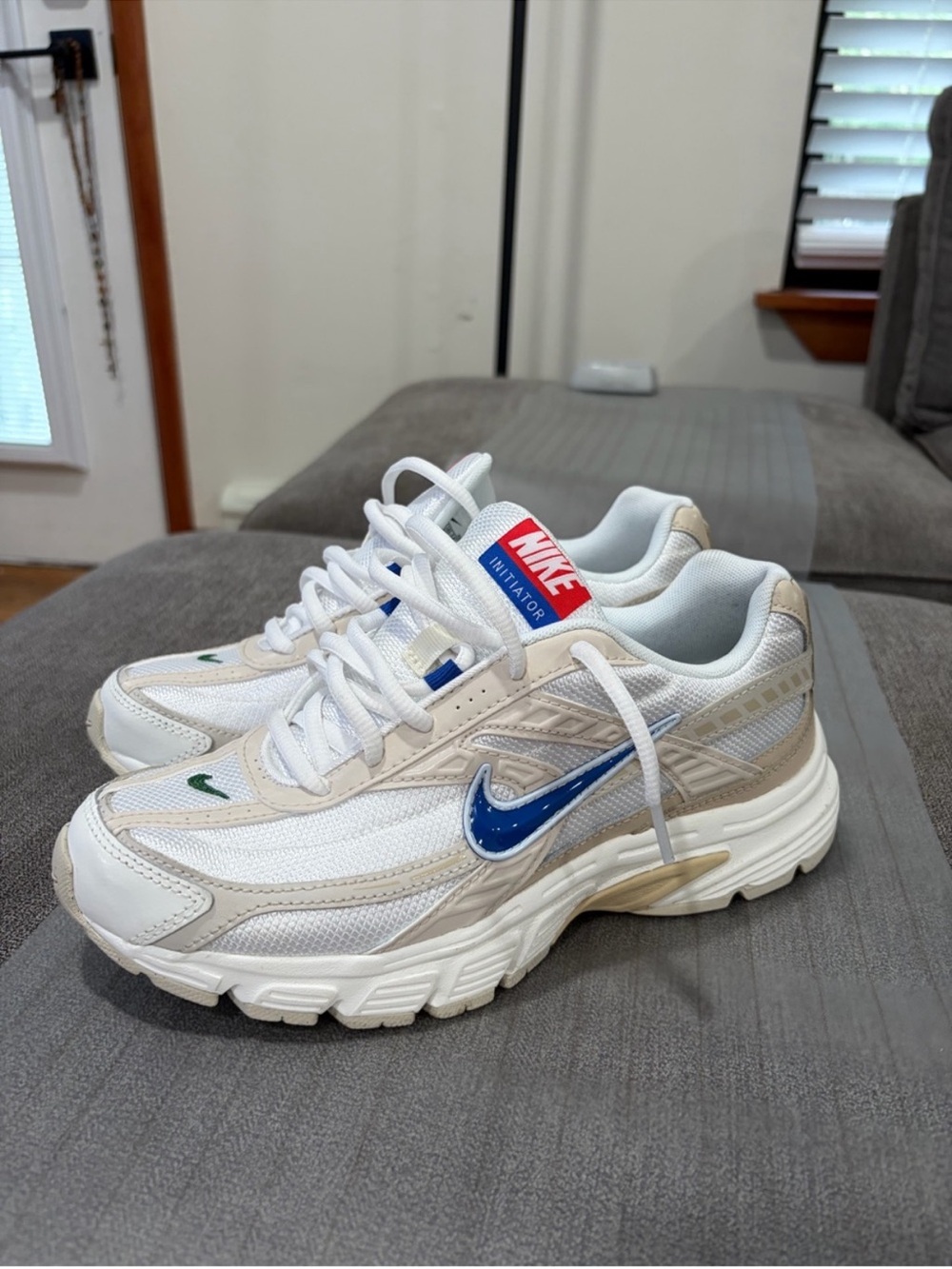 Nike White & Blue Women's Athletic Sneakers